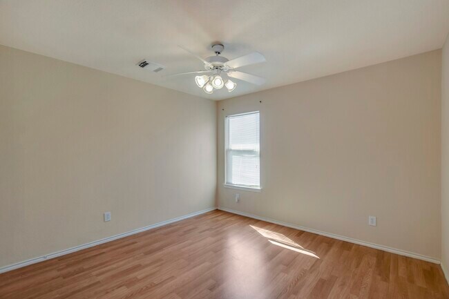 Building Photo - 18231 Valebluff Ln