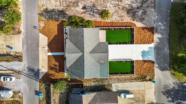 Building Photo - 121 Lakeside Cir