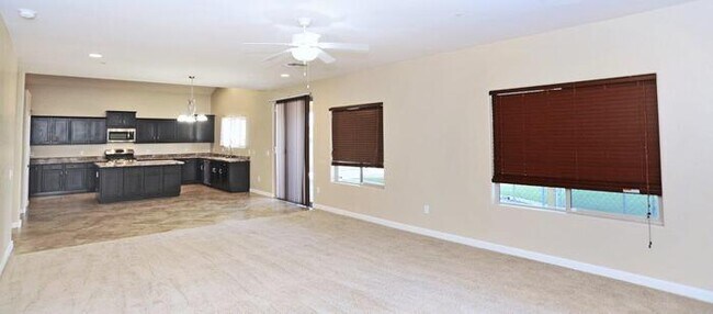 Building Photo - Amazing 2-Story Home