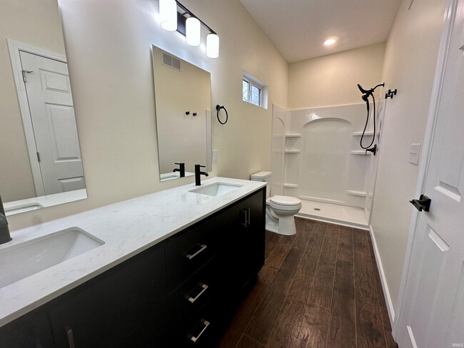 Building Photo - 2115 G St