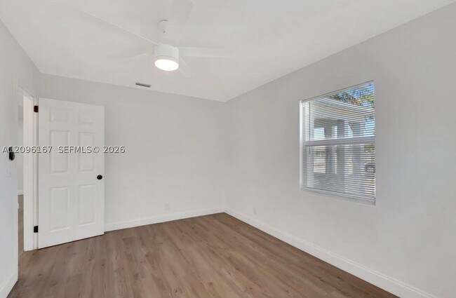 Building Photo - 953 29th St