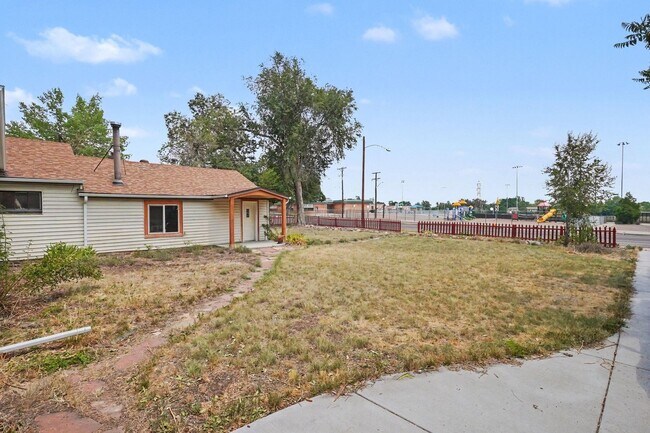 Building Photo - 605 S Harlan St