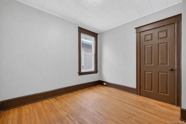 Building Photo - 148 Winnikee Ave