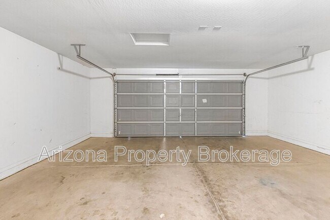 Building Photo - 31567 N Cactus Dr