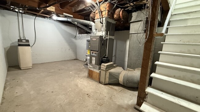 Building Photo - 3BD/2BA - Charming Updated Rose Garden Home Near The Alameda