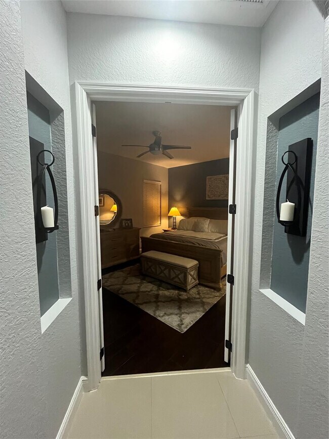 Building Photo - 12200 NW 77th Manor