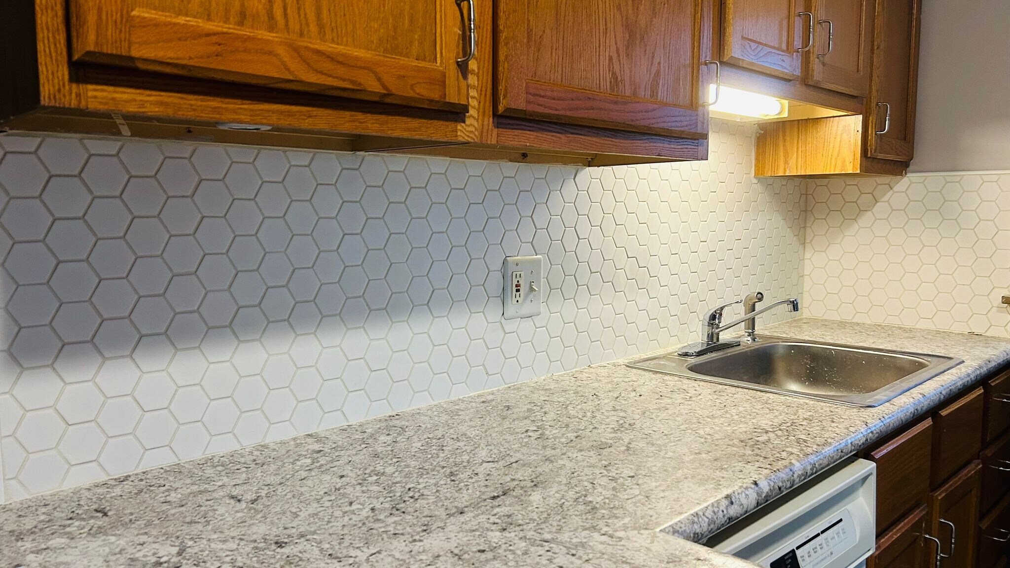 Building Photo - 5042 Mardel Ave