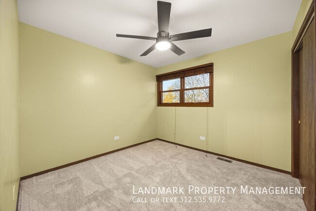 Building Photo - 409 Sara Ave