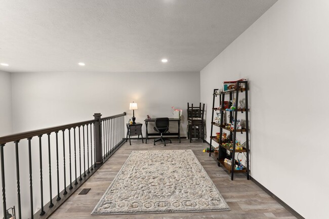 Building Photo - 4500 E Whisper Ridge Pl