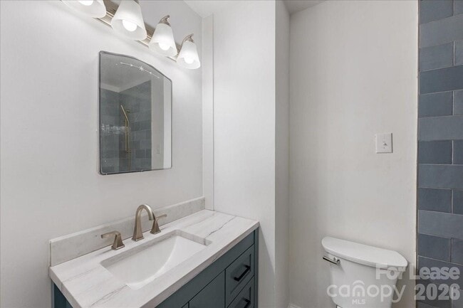 Building Photo - 5711 Oak Dr