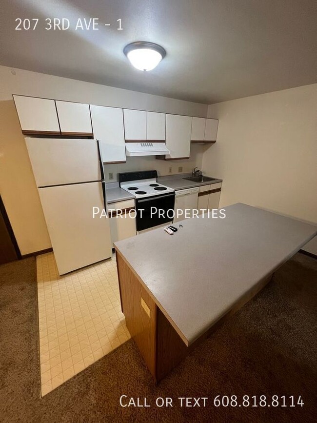 Building Photo - 1 bed/1 bath apartment in Monroe!