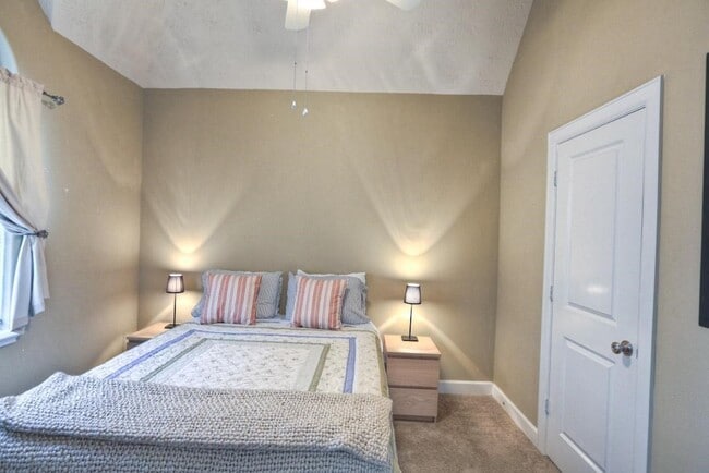 Building Photo - 1315 Birdsall St