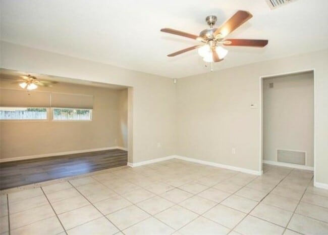 Building Photo - 2186 Greenbriar Blvd