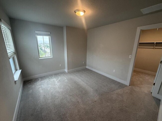 Building Photo - 8615 McKamy Dr