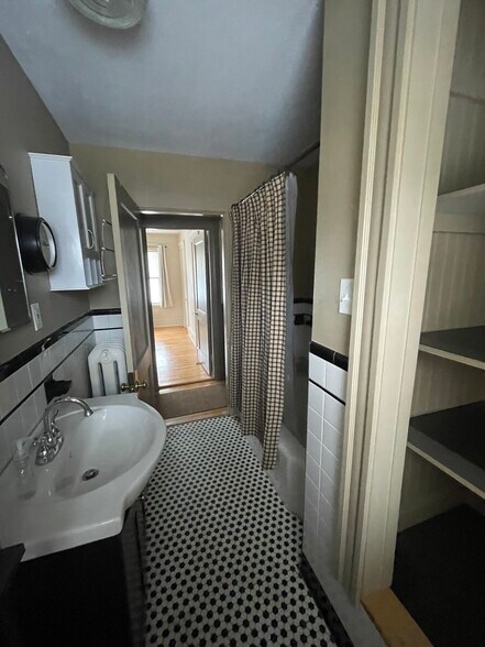 Building Photo - 52 Wyman Rd