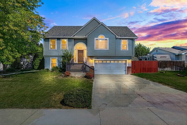 Building Photo - 7400 Newbrook Dr