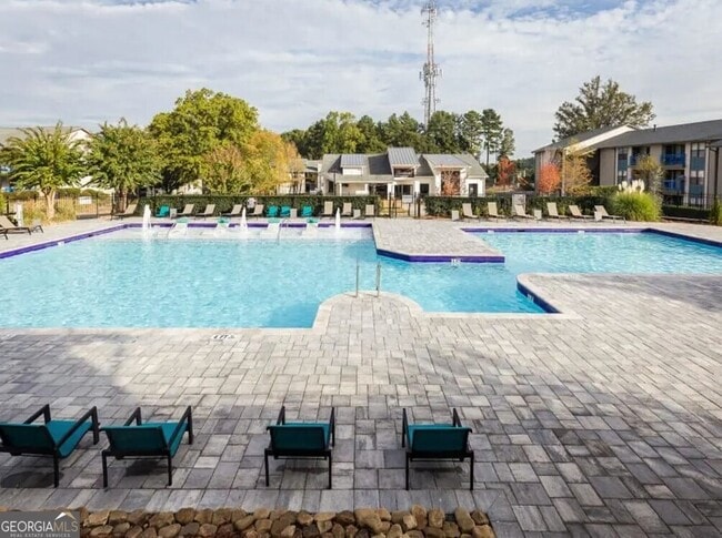 Building Photo - 3500 Windcliff Dr SE