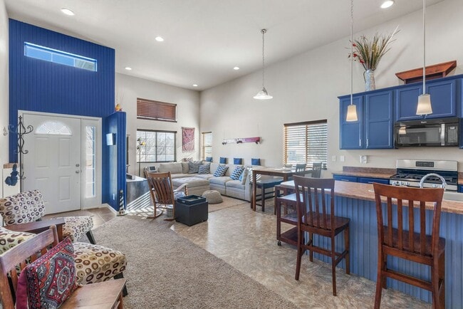 Building Photo - Charming 4-Bedroom, 3-Bath Home in East Loveland