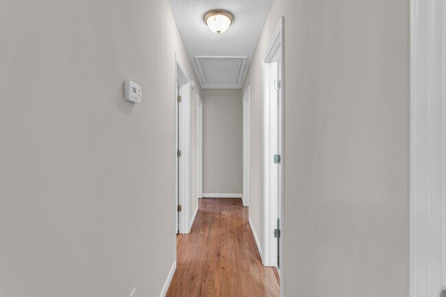 Building Photo - 3 Bedroom 2 Bathrooms in Piercfield Forest - Richmond Hill