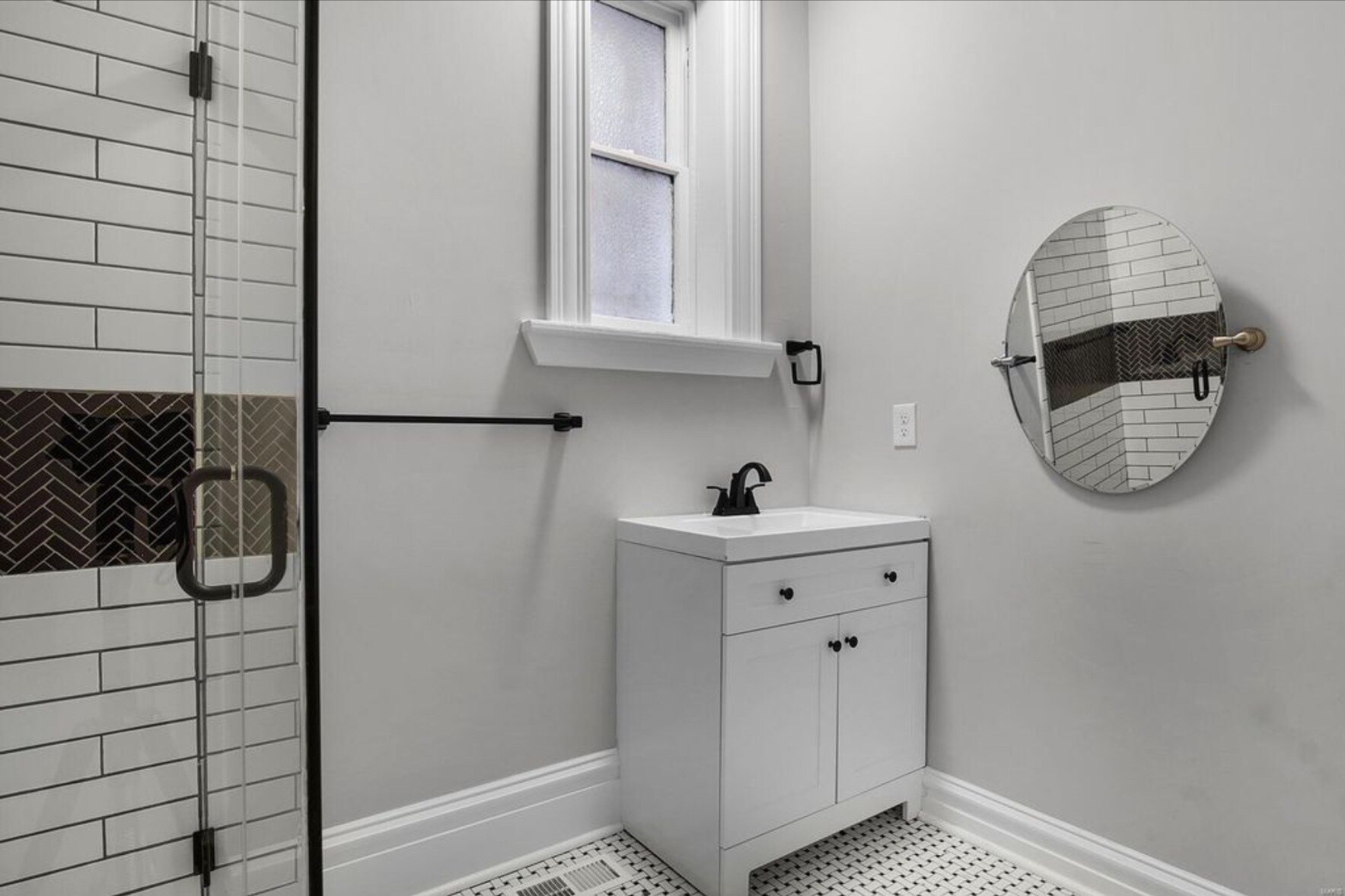 Building Photo - 3326 California Ave