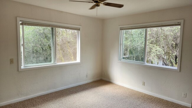 Building Photo - Lake Wildwood Home with Granny unit