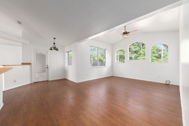 Building Photo - 7860 SW 204th Ave