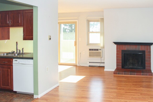 Building Photo - 3431 Stover St