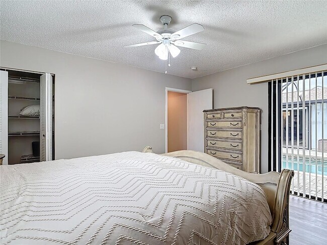 Building Photo - 290 Rotonda Cir