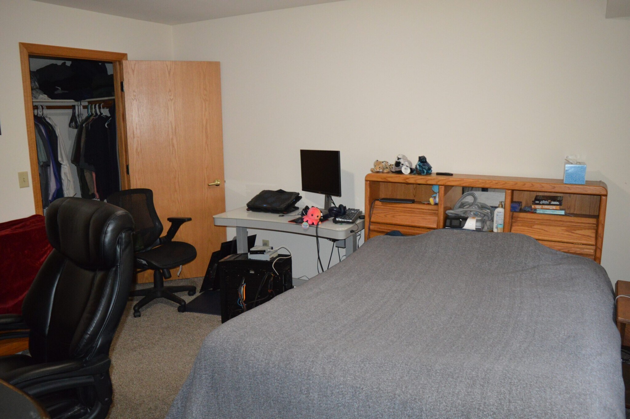 Building Photo - 207 School Rd