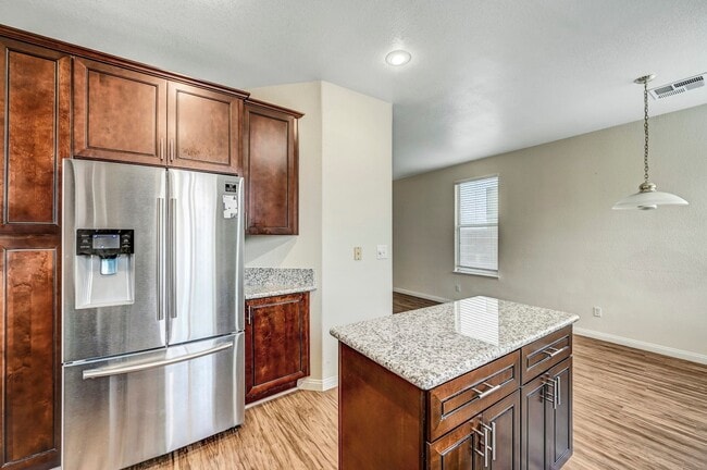 Building Photo - Beautiful Summerlin Hills Two Story 4 Bedr...