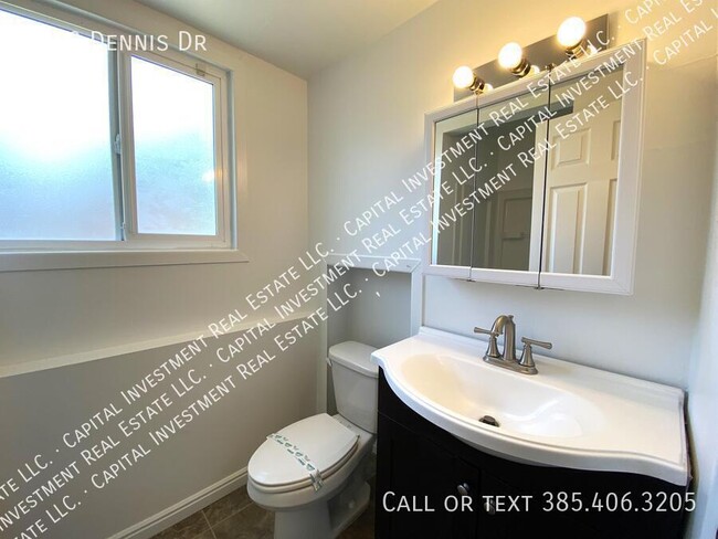 Building Photo - 4089 Dennis Dr