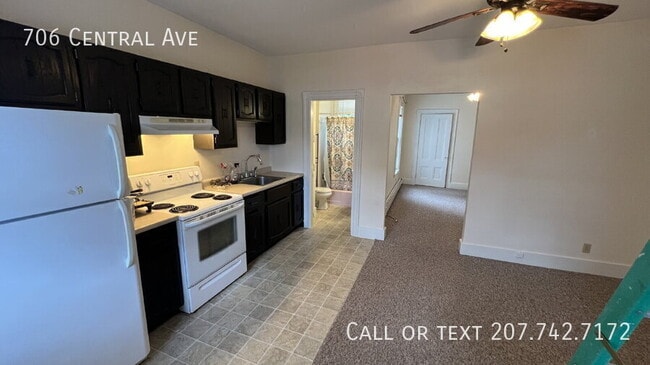 Building Photo - 706 Central Ave