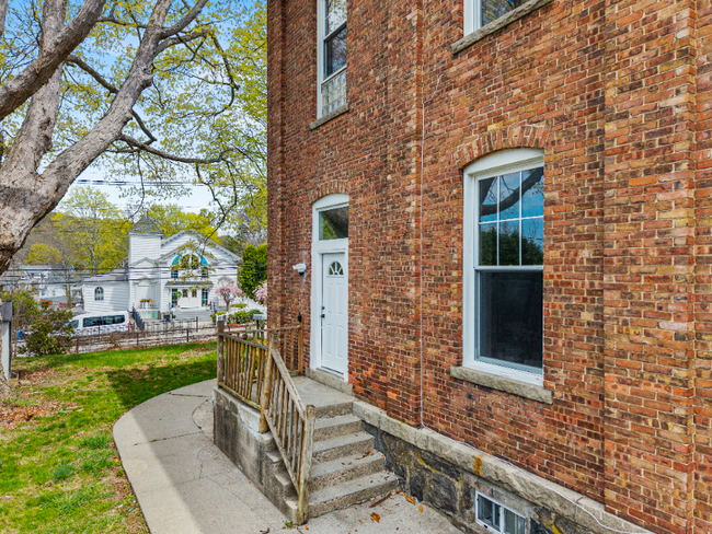 Building Photo - 139 Boswell Ave