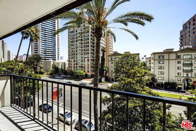 Building Photo - 10535 Wilshire Blvd