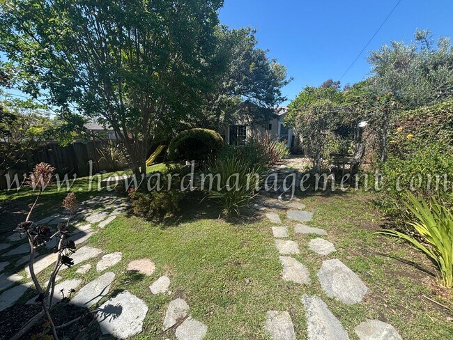 Building Photo - 01658CE