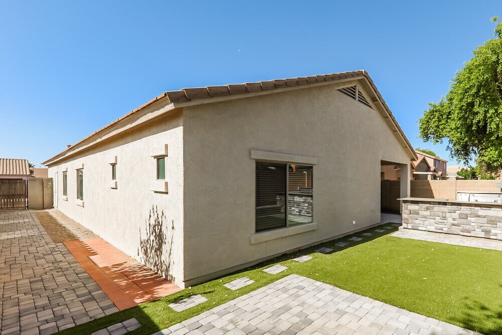 Building Photo - 15266 W Desert Hills Dr