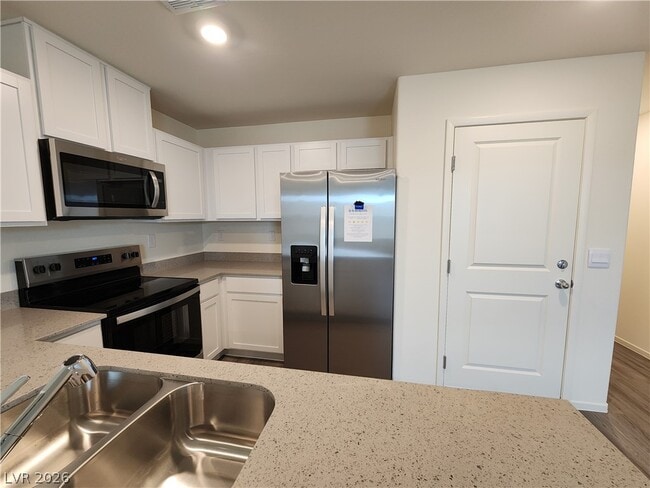 Building Photo - 6062 Lily Gdn St