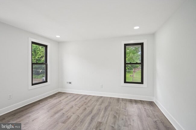 Building Photo - 3547 Finlaw Ave