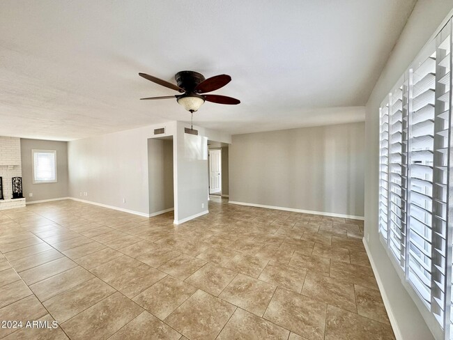 Building Photo - 10628 S 44th Pl