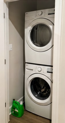 Building Photo - 3593 Carnaby St