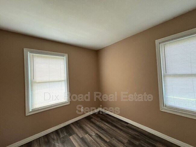 Building Photo - 1110 Ellen Dr