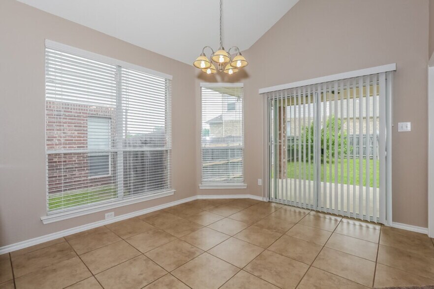 Building Photo - 6137 Kristen Dr