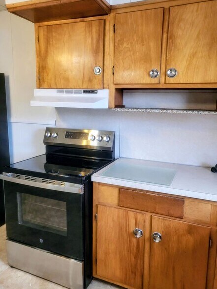 Building Photo - 640 S 2nd St