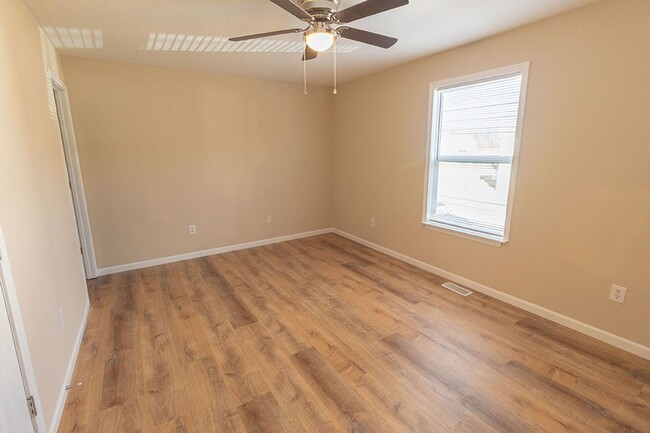 Building Photo - 1405-1407 Bodie Dr.