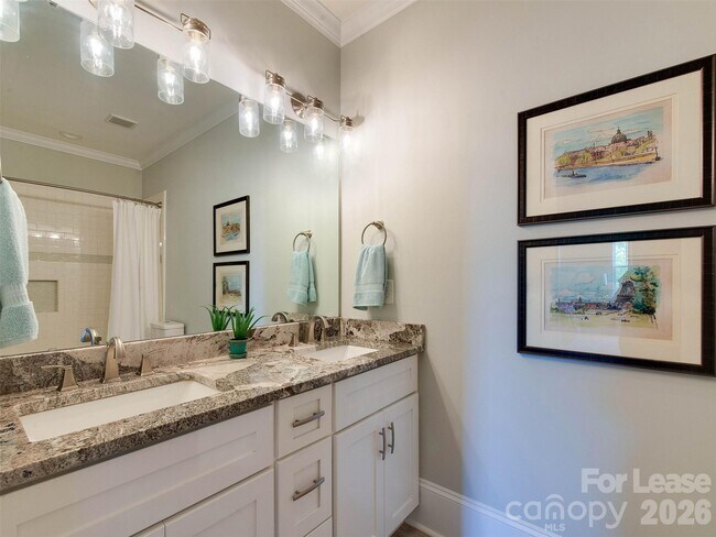 Building Photo - 326 State St