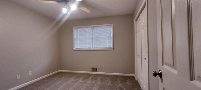 Building Photo - 5030 Beth St