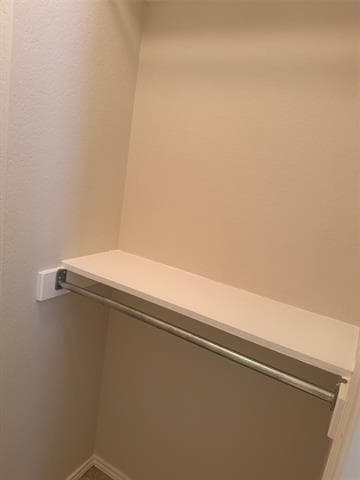 Building Photo - 2004 Golden Oak Dr