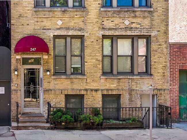 Building Photo - 247 Montgomery St