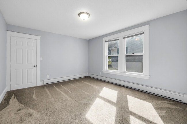 Building Photo - 245 Oakland St