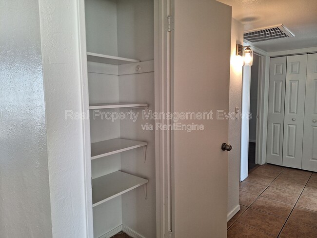 Building Photo - 3059 W Acapulco Ln